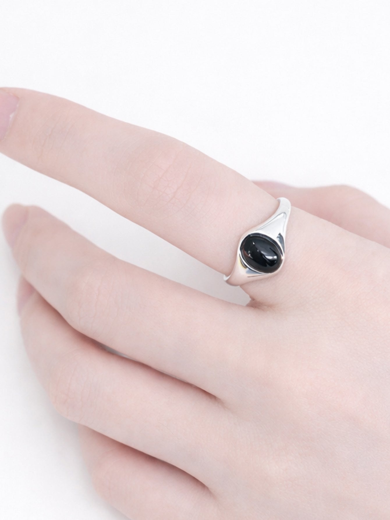 Shadow Oval Ring