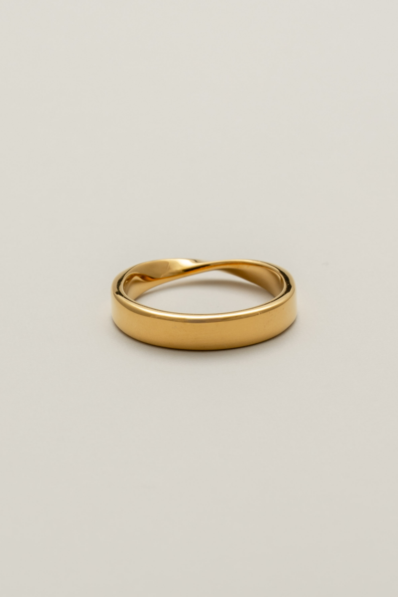 Twisted Line Ring