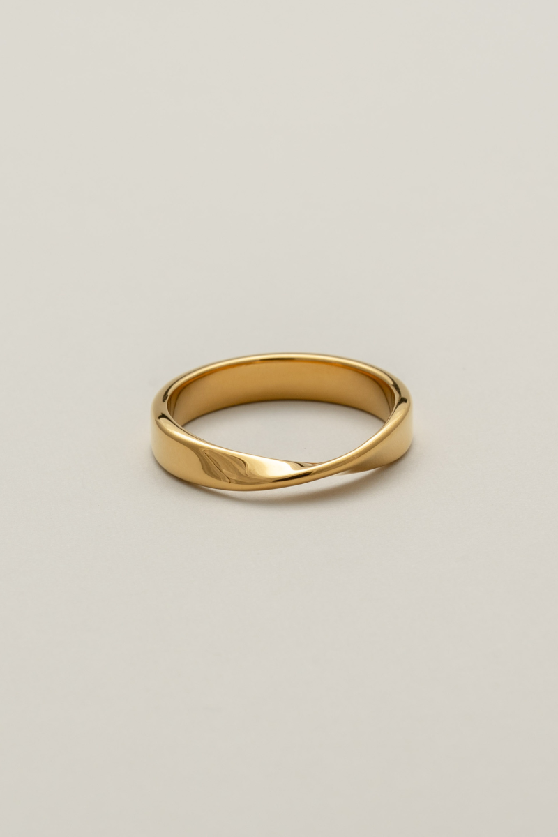 Twisted Line Ring