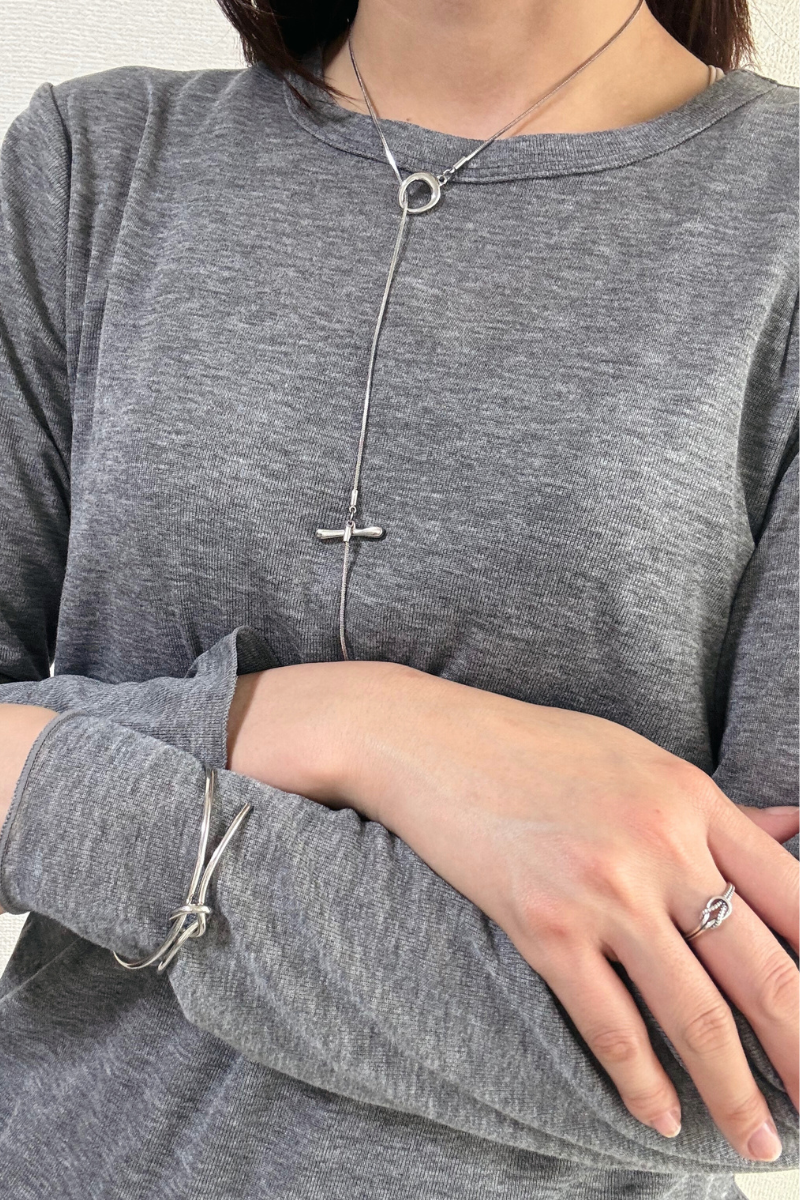 ノットデザインメタルY字ネックレス
