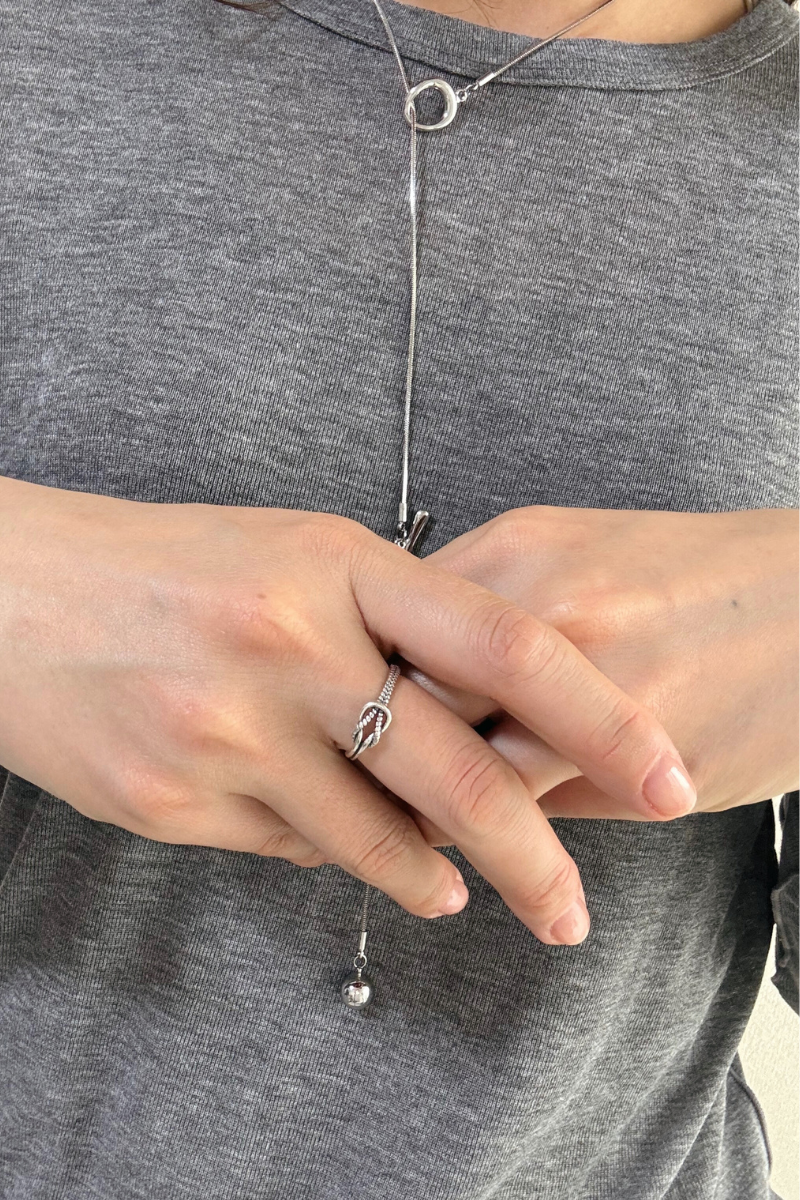 ノットデザインメタルY字ネックレス