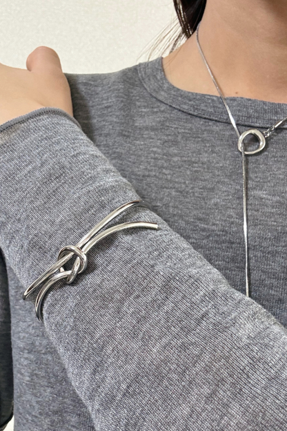 ノットデザインメタルY字ネックレス