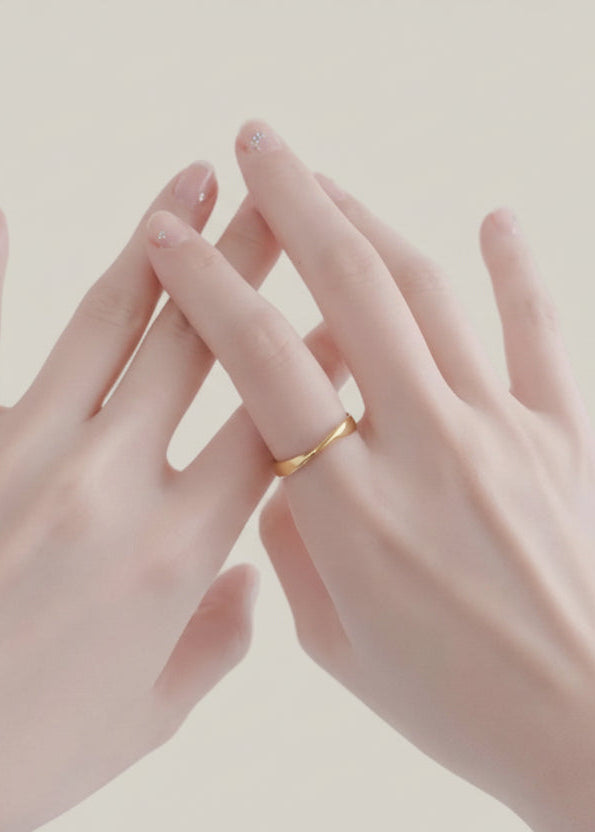 Twisted Line Ring