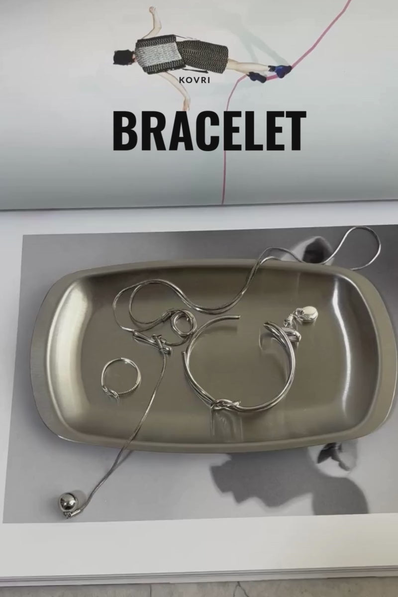 ノットデザインメタルY字ネックレス